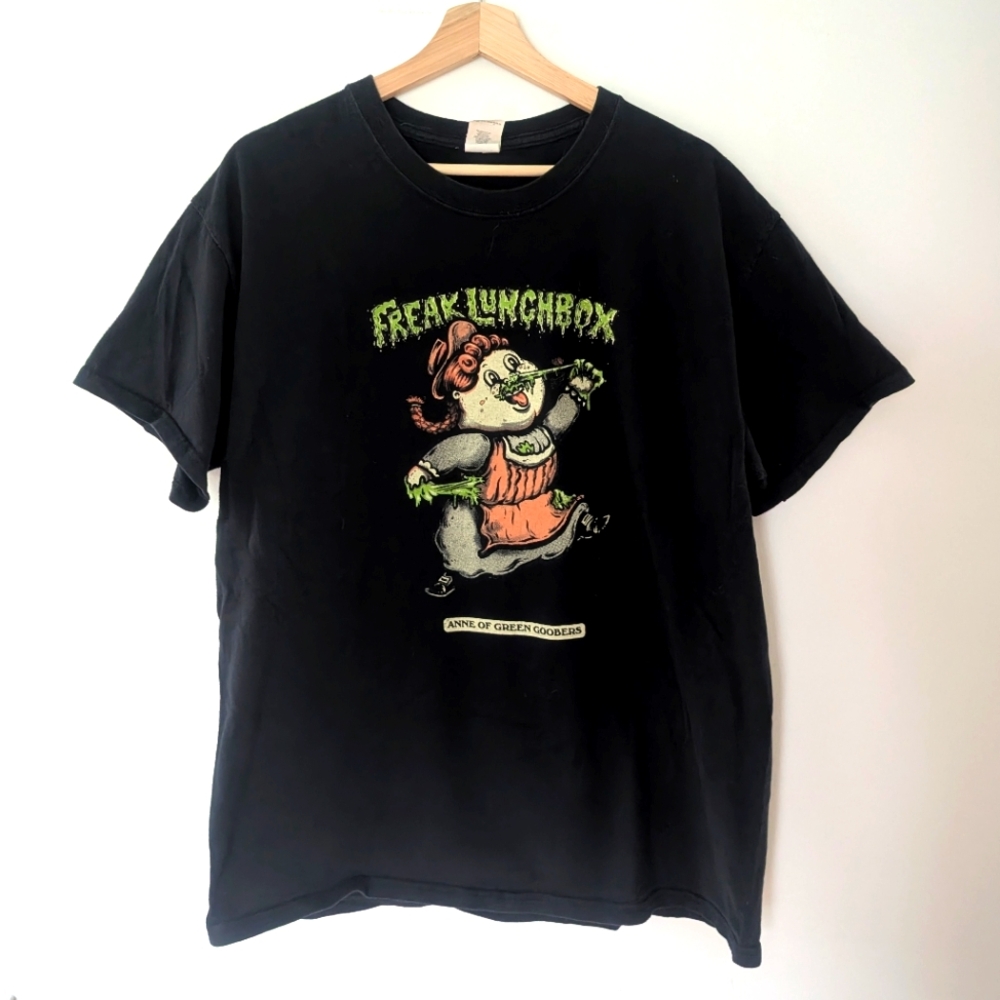 Anne Of Green Goobers Freak Lunchbox PEI Black Graphic T-Shirt (L)